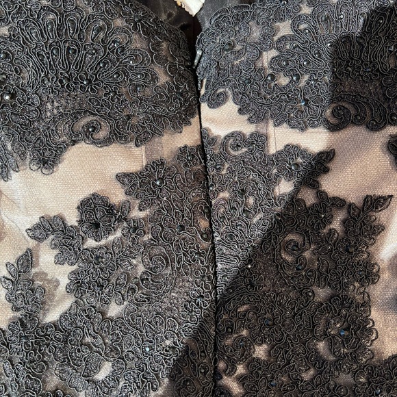 Tony Bowls Size 10 Strapless Black Lace Dress - Picture 7 of 11